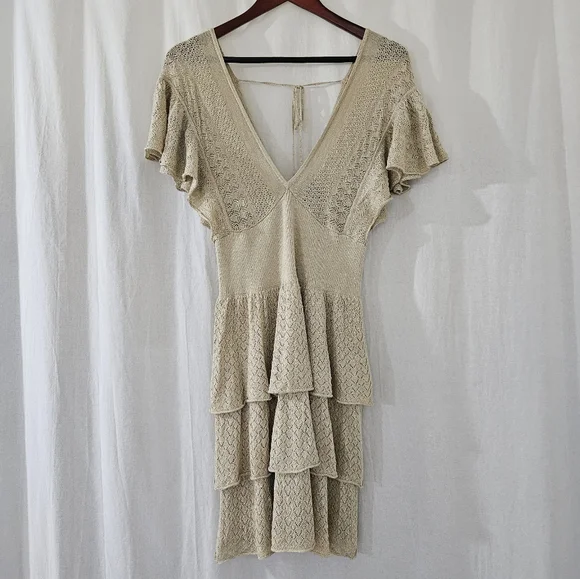 Mng Suit | Dresses | Mng Suit Short Sleeve Vneck Tiered Midi Dress In Cream  Tan Womens Size M | Poshmark